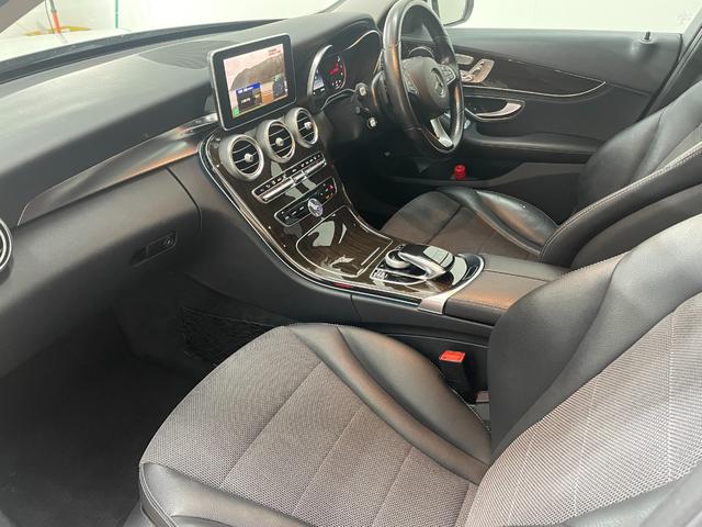 Ｃクラスステーションワゴン Ｃ２００ステーションワゴン　アバンギャルド　レーダーＰ　キーレスＧＯ　純正ナビ　地デジ　Ｂカメラ　ハーフレザー　シートヒーター　ＰＴＳ　電動リアゲート　ＬＥＤライト　ＥＴＣ　Ｂｌｕｅｔｏｏｔｈ　１７ＡＷ（13枚目）