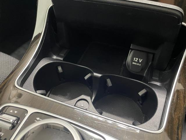 Ｃクラス Ｃ２００アバンギャルド　ベーシックＰ　レーダーＰ　キーレスＧＯ　純正ナビ　地デジ　Ｂカメラ　ハーフレザー　シートヒーター　ＰＴＳ　ＬＥＤライト　　Ｂｌｕｅｔｏｏｔｈ　禁煙車　１７ＡＷ（29枚目）