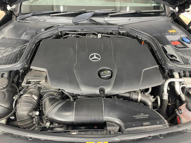 Ｃクラス Ｃ２２０ｄアバンギャルド　ＡＭＧライン　赤本革　レーダーＰ　キーレスＧＯ　純正ナビ　地デジ　Ｂカメラ　シートヒーター　ＰＴＳ　ＬＥＤライト　ＨＵＤ　　ＥＴＣ　Ｂｌｕｅｔｏｏｔｈ　１８ＡＷ（32枚目）