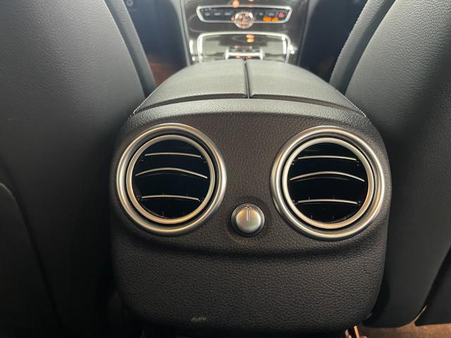 Ｃクラスステーションワゴン Ｃ２００ステーションワゴン　アバンギャルド　レーダーＰ　キーレスＧＯ　純正ナビ　地デジ　Ｂカメラ　ハーフレザー　シートヒーター　ＰＴＳ　電動リアゲート　ＬＥＤライト　ＥＴＣ　Ｂｌｕｅｔｏｏｔｈ　１７ＡＷ（17枚目）