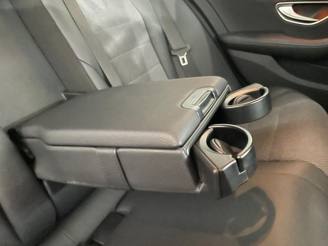 Ｃクラスステーションワゴン Ｃ２００ステーションワゴン　アバンギャルド　レーダーＰ　キーレスＧＯ　純正ナビ　地デジ　Ｂカメラ　ハーフレザー　シートヒーター　ＰＴＳ　電動リアゲート　ＬＥＤライト　ＥＴＣ　Ｂｌｕｅｔｏｏｔｈ　１７ＡＷ（18枚目）