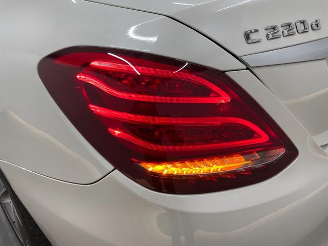 Cクラス C220dアバンギャルド AMGライン レーダーP レザーEX 純正ナビ 地デジ Bカメラ レザーシート シートヒーター LED DSRC Bluetooth HUD PTS ドラレコ リアゲート キーレスGO 禁煙車 純正18AW(35枚目)