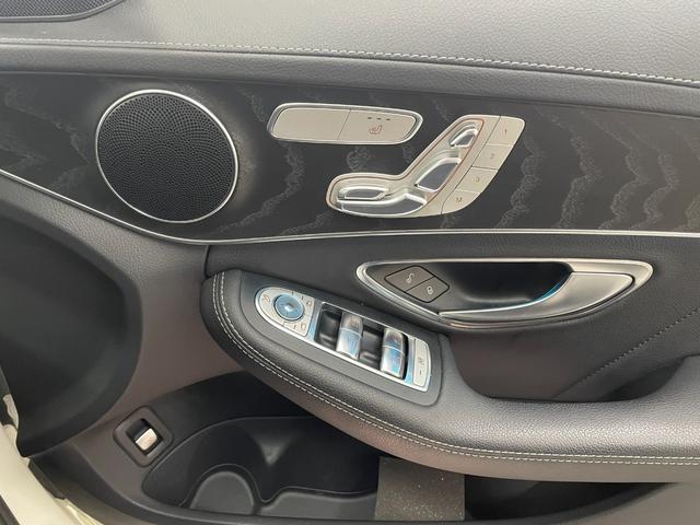 Ｃクラスステーションワゴン Ｃ２２０ｄ　ステーションワゴン　スポーツ　レーダーＰ　純正ナビ　地デジ　Ｂカメラ　レザーシート　シートヒーター　Ｄ席パワーシート　パドルシフト　ＬＥＤ　ＤＳＲＣ　Ｂｌｕｅｔｏｏｔｈ　ＰＴＳ　電動リアゲート　キーレスＧＯ　禁煙車　１８ＡＷ（59枚目）