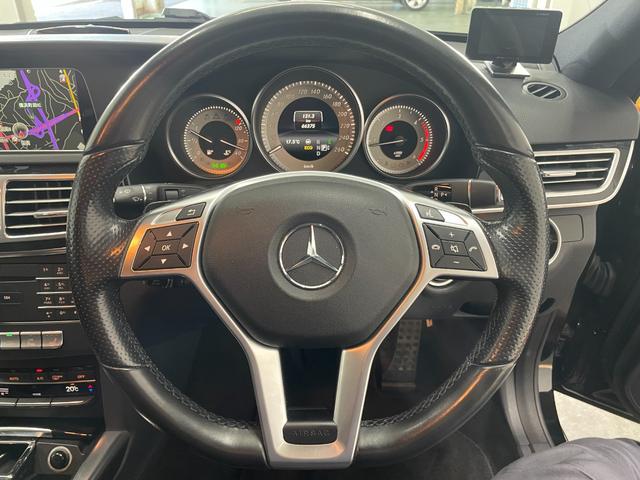 Ｅクラスステーションワゴン Ｅ２２０ブルーテック　ステーションワゴン　アバンＧ　ＡＭＧスポーツＰ　レーダーＰ　純正ナビ　３６０カメラ　ハーフレザー　シートヒーター　パワーシート　ＬＥＤ　ＤＳＲＣ　Ｂｌｕｅｔｏｏｔｈ　ドラレコ　ＰＴＳ　電動リアゲート　キーレスＧＯ　禁煙車　１８ＡＷ（14枚目）