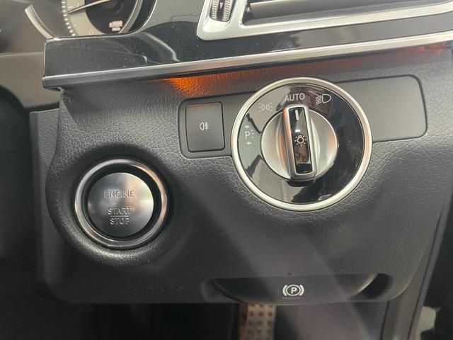 Ｅクラスステーションワゴン Ｅ２２０ブルーテック　ステーションワゴン　アバンＧ　ＡＭＧスポーツＰ　レーダーＰ　純正ナビ　３６０カメラ　ハーフレザー　シートヒーター　パワーシート　ＬＥＤ　ＤＳＲＣ　Ｂｌｕｅｔｏｏｔｈ　ドラレコ　ＰＴＳ　電動リアゲート　キーレスＧＯ　禁煙車　１８ＡＷ（17枚目）