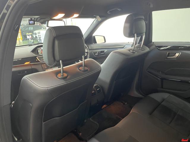 Ｅクラスステーションワゴン Ｅ２２０ブルーテック　ステーションワゴン　アバンＧ　ＡＭＧスポーツＰ　レーダーＰ　純正ナビ　３６０カメラ　ハーフレザー　シートヒーター　パワーシート　ＬＥＤ　ＤＳＲＣ　Ｂｌｕｅｔｏｏｔｈ　ドラレコ　ＰＴＳ　電動リアゲート　キーレスＧＯ　禁煙車　１８ＡＷ（52枚目）