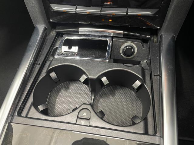 Ｅクラス Ｅ２５０　アバンギャルド　ＡＭＧスポーツＰ　レーダーＰ　純正ナビ　地デジ　Ｂカメラ　レザーシート　シートヒーター　パドルシフト　ＬＥＤ　ＤＳＲＣ　Ｂｌｕｅｔｏｏｔｈ　ＰＴＳ　ドラレコ　キーレスＧＯ　禁煙車　１８ＡＷ（55枚目）