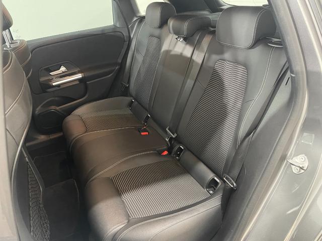 Ｂクラス Ｂ１８０　１オーナー　レーダーＰ　純正ナビ　地デジ　Ｂカメラ　ハーフレザー　シートヒーター　パワーシート　ＬＥＤ　ＤＳＲＣ　Ｂｌｕｅｔｏｏｔｈ　ＰＴＳ　ドラレコ　電動リアゲート　キーレスＧＯ　禁煙車　１７ＡＷ（13枚目）