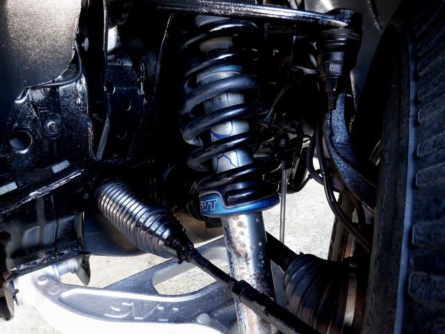 SVT ラプター スーパークルーキャブ 4WD 新車並行車 FOXショック ワンオフマフラー 純正17インチアルミ 専用レザーシート サンルーフ ヒルアシストモード付 V8 6200cc 411馬力エンジン(8枚目)