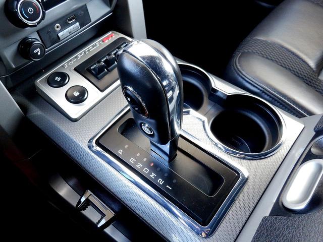 SVT ラプター スーパークルーキャブ 4WD 新車並行車 FOXショック ワンオフマフラー 純正17インチアルミ 専用レザーシート サンルーフ ヒルアシストモード付 V8 6200cc 411馬力エンジン(17枚目)