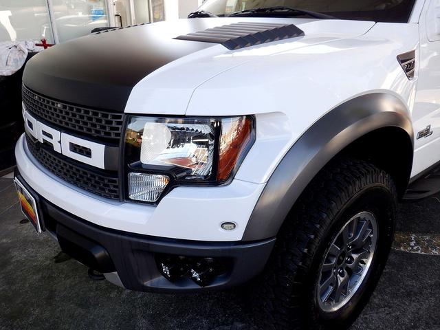 SVT ラプター スーパークルーキャブ 4WD 新車並行車 FOXショック ワンオフマフラー 純正17インチアルミ 専用レザーシート サンルーフ ヒルアシストモード付 V8 6200cc 411馬力エンジン(23枚目)