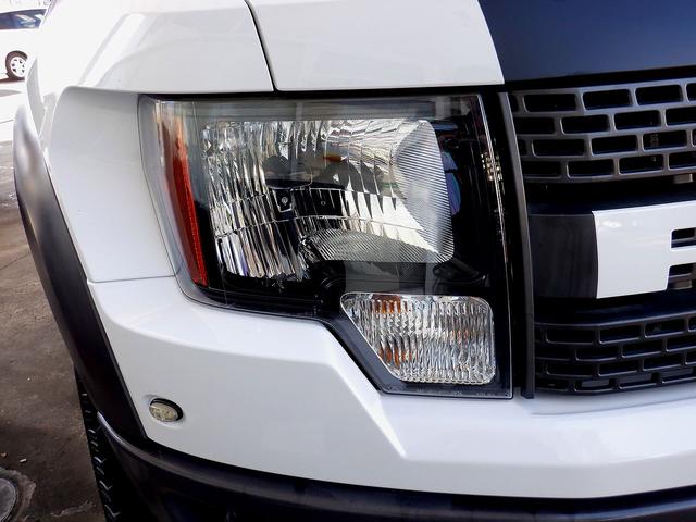 SVT ラプター スーパークルーキャブ 4WD 新車並行車 FOXショック ワンオフマフラー 純正17インチアルミ 専用レザーシート サンルーフ ヒルアシストモード付 V8 6200cc 411馬力エンジン(45枚目)