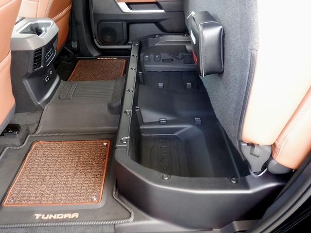 タンドラ クルーマックス　１７９４エディション　４ＷＤ　新車並行車　３．５Ｌツインターボ　レーダークルーズ　プリクラッシュセーフティ　純正２０インチアルミ　専用レザーシート　パノラマサンルーフ　ＪＢＬサウンド　１０速ＡＴ　デジタルインナーミラー（15枚目）