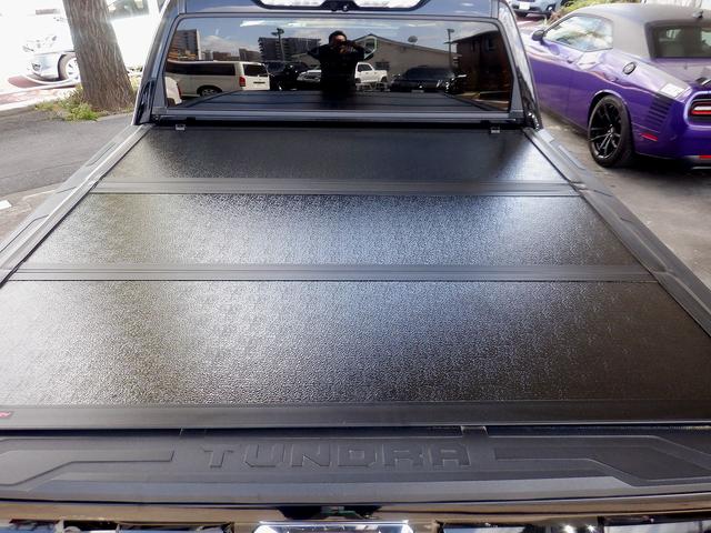 タンドラ クルーマックス　１７９４エディション　４ＷＤ　新車並行車　３．５Ｌツインターボ　レーダークルーズ　プリクラッシュセーフティ　純正２０インチアルミ　専用レザーシート　パノラマサンルーフ　ＪＢＬサウンド　１０速ＡＴ　デジタルインナーミラー（49枚目）