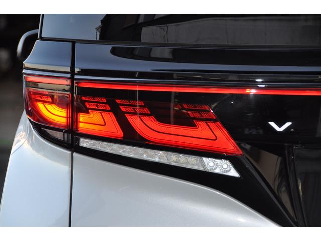 ヴェルファイアハイブリッド Ｚ　プレミア　Ｅ－ＦＯＵＲ・モデリスタエアロ・ムーンルーフ・ユニバーサルステップ・１３．２後席ディスプレイ・デジタルインナーミラー・サイドエンブレムイルミネーション・１オーナー・禁煙車・保証書（27枚目）