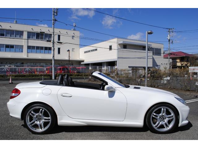 ＳＬＫ３５０　ＡＭＧスポーツパッケージ　ＡＭＧ１８インチアルミホイール　ドライブレコーダー　電動バリオルーフ　ハーマンカードンオーディオシステム　メモリー付き本革シート　シートヒーター　キーレスキー　パドルシフト(22枚目)