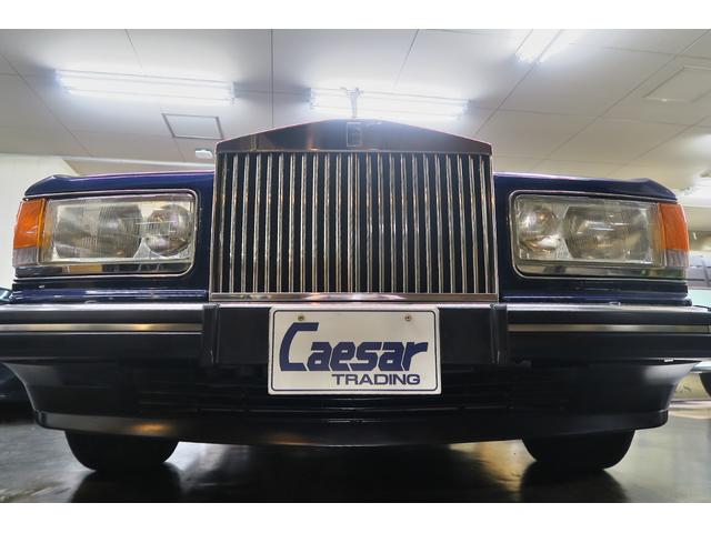 シルバースピリットIII ベースグレード　並行輸入車　右ハンドル　コラム４速ＡＴ　外色ピーコックブルー　内色パーチメントレザー／ロイヤルブルーパイピング（2枚目）