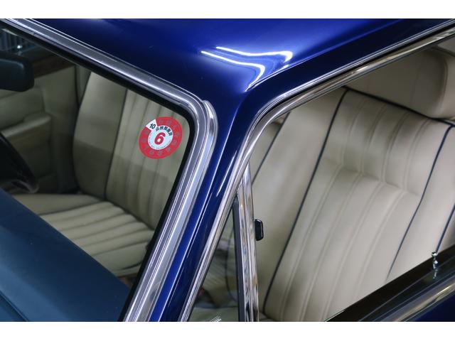 シルバースピリットIII ベースグレード　並行輸入車　右ハンドル　コラム４速ＡＴ　外色ピーコックブルー　内色パーチメントレザー／ロイヤルブルーパイピング（7枚目）