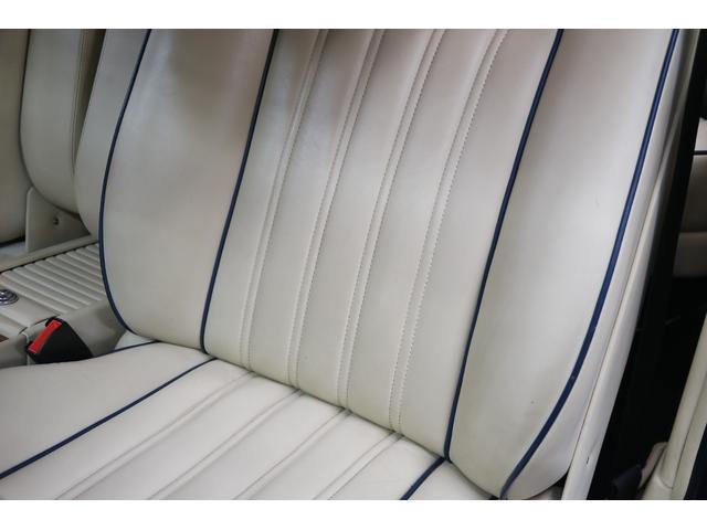 シルバースピリットIII ベースグレード　並行輸入車　右ハンドル　コラム４速ＡＴ　外色ピーコックブルー　内色パーチメントレザー／ロイヤルブルーパイピング（36枚目）