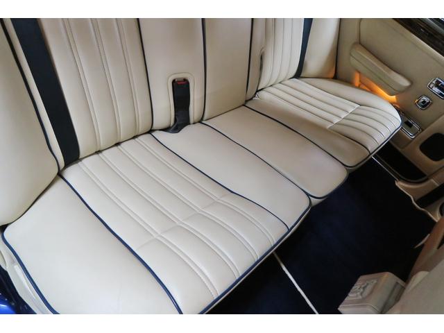 シルバースピリットIII ベースグレード　並行輸入車　右ハンドル　コラム４速ＡＴ　外色ピーコックブルー　内色パーチメントレザー／ロイヤルブルーパイピング（50枚目）