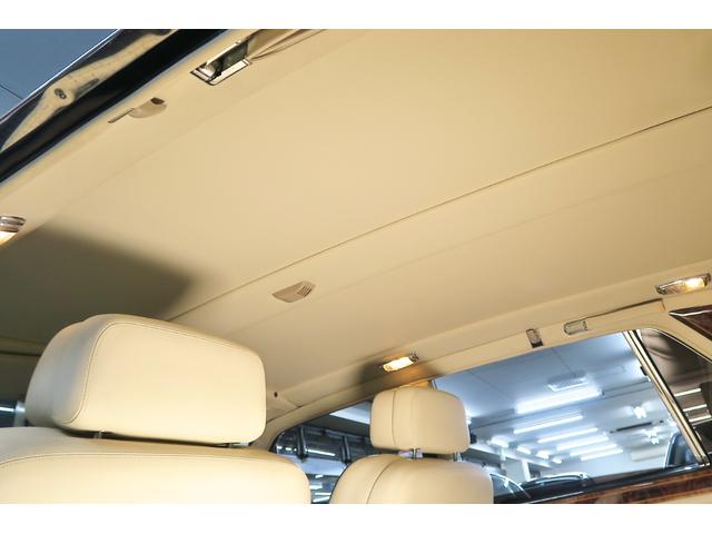 シルバースピリットIII ベースグレード　並行輸入車　右ハンドル　コラム４速ＡＴ　外色ピーコックブルー　内色パーチメントレザー／ロイヤルブルーパイピング（59枚目）