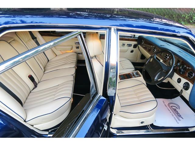 シルバースピリットIII ベースグレード　並行輸入車　右ハンドル　コラム４速ＡＴ　外色ピーコックブルー　内色パーチメントレザー／ロイヤルブルーパイピング（73枚目）