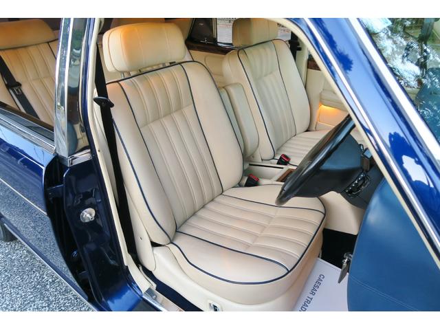 シルバースピリットIII ベースグレード　並行輸入車　右ハンドル　コラム４速ＡＴ　外色ピーコックブルー　内色パーチメントレザー／ロイヤルブルーパイピング（76枚目）