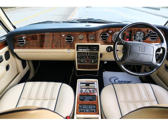 シルバースピリットIII ベースグレード　並行輸入車　右ハンドル　コラム４速ＡＴ　外色ピーコックブルー　内色パーチメントレザー／ロイヤルブルーパイピング（79枚目）