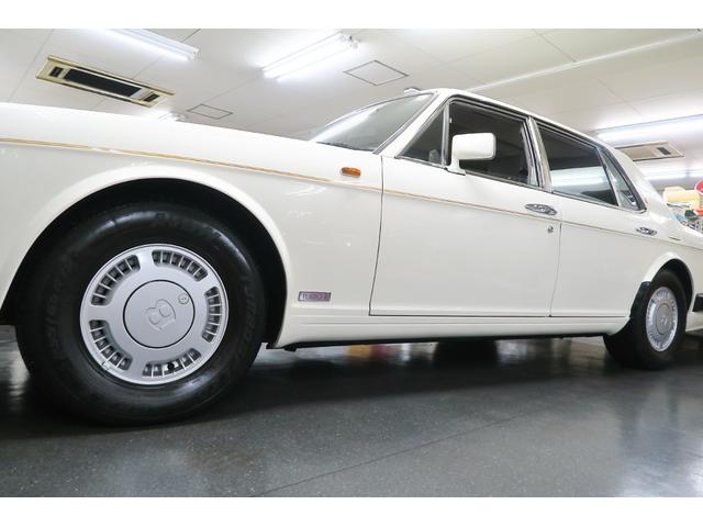 ベントレーその他 ターボR 正規ディーラー車 右ハンドル コラム3速AT 外色ホワイト 内色マッシュルームレザー(8枚目)