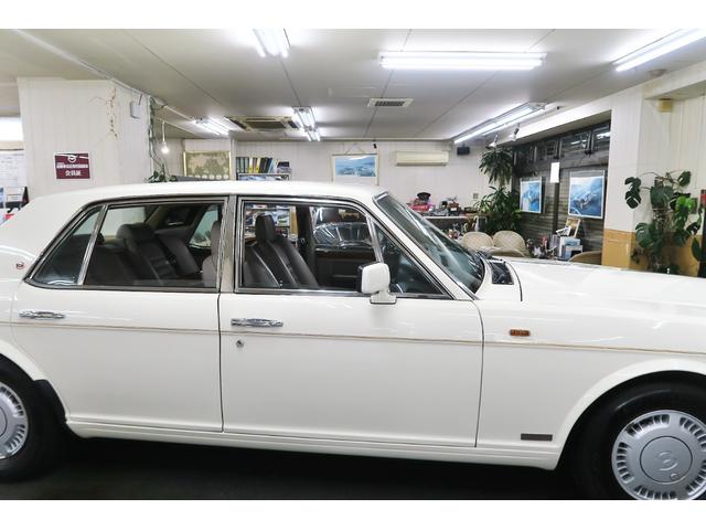 ベントレーその他 ターボR 正規ディーラー車 右ハンドル コラム3速AT 外色ホワイト 内色マッシュルームレザー(17枚目)