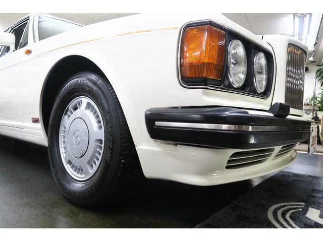 ベントレーその他 ターボR 正規ディーラー車 右ハンドル コラム3速AT 外色ホワイト 内色マッシュルームレザー(18枚目)