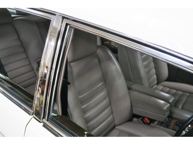 ベントレーその他 ターボR 正規ディーラー車 右ハンドル コラム3速AT 外色ホワイト 内色マッシュルームレザー(25枚目)