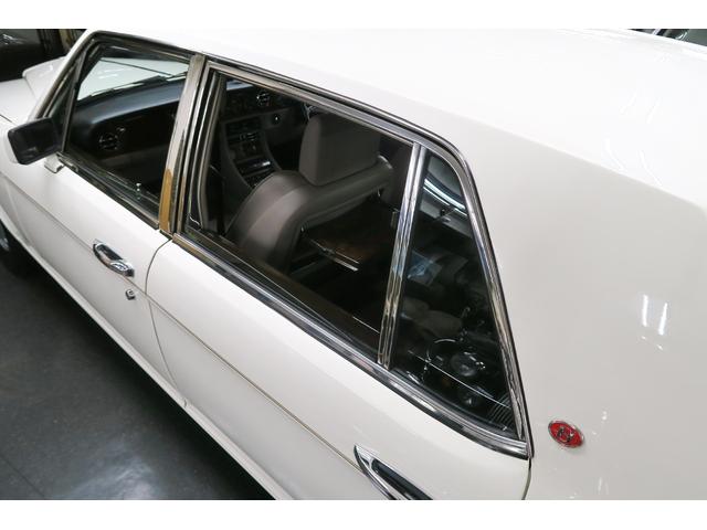 ベントレーその他 ターボR 正規ディーラー車 右ハンドル コラム3速AT 外色ホワイト 内色マッシュルームレザー(45枚目)