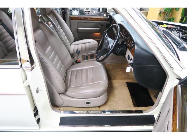 ベントレーその他 ターボR 正規ディーラー車 右ハンドル コラム3速AT 外色ホワイト 内色マッシュルームレザー(50枚目)