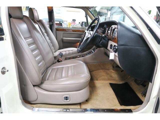 ベントレーその他 ターボR 正規ディーラー車 右ハンドル コラム3速AT 外色ホワイト 内色マッシュルームレザー(52枚目)