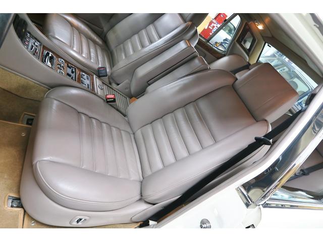 ベントレーその他 ターボR 正規ディーラー車 右ハンドル コラム3速AT 外色ホワイト 内色マッシュルームレザー(57枚目)