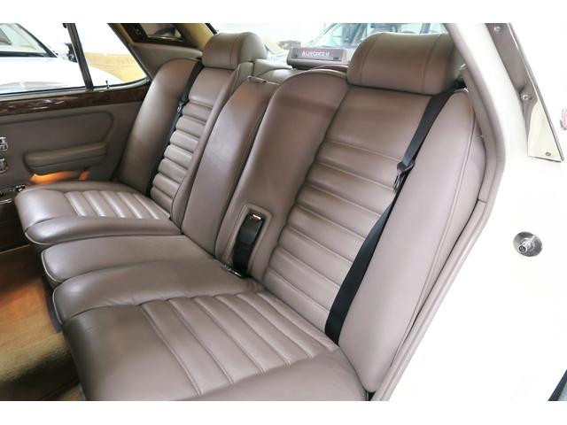 ベントレーその他 ターボR 正規ディーラー車 右ハンドル コラム3速AT 外色ホワイト 内色マッシュルームレザー(61枚目)