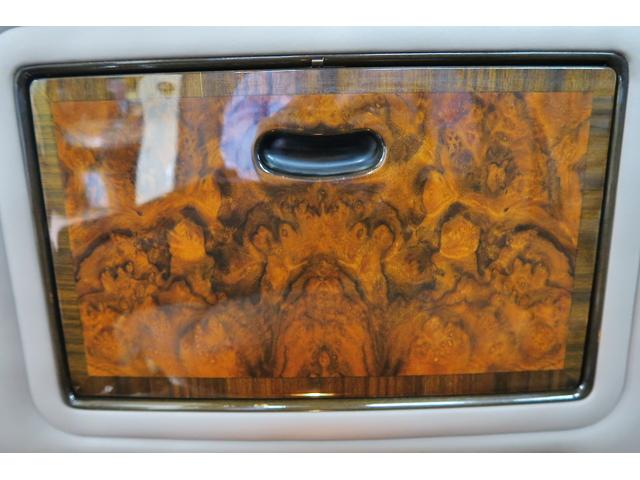 ベントレーその他 ターボR 正規ディーラー車 右ハンドル コラム3速AT 外色ホワイト 内色マッシュルームレザー(63枚目)