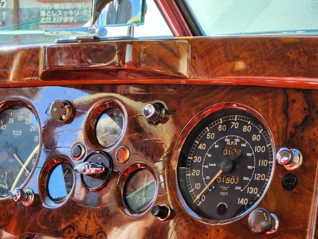 ＸＫ ＸＫ１２０　左ハンドル　フロア４速ＭＴ　車検令和８年１２月迄　外色パステルグリーン　内色レッドレザー（2枚目）