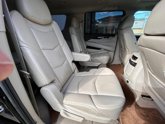 助手席のレザーシートも凄く奇麗です