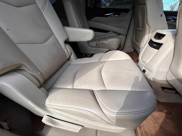 助手席のレザーシートも凄く奇麗です