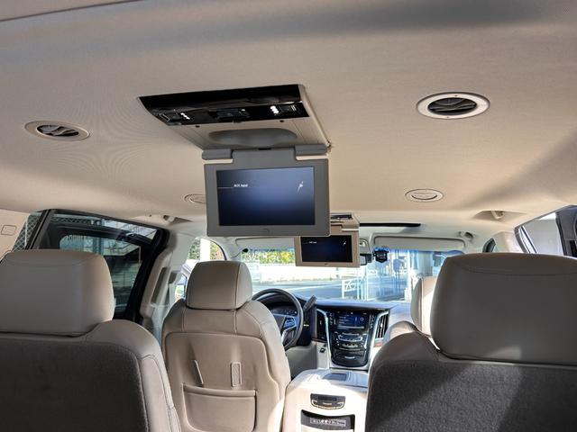 純正フリップダウンモニター