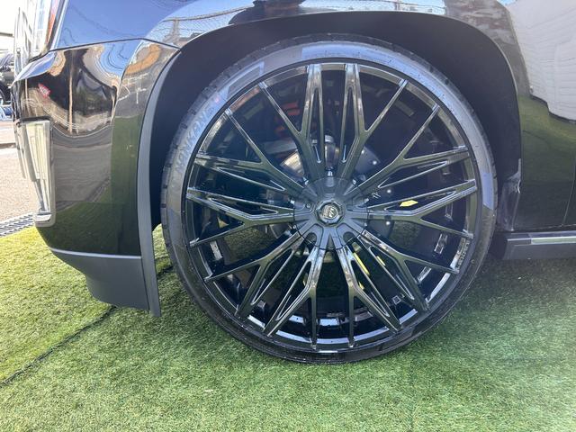 ＬＥＸＡＮＩ　２６インチ＆新品に近い状態のタイヤ