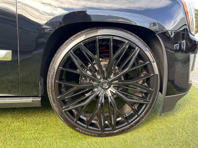 ＬＥＸＡＮＩ　２６インチ＆新品に近い状態のタイヤ