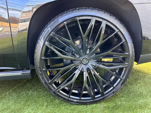 ＬＥＸＡＮＩ　２６インチ＆新品に近い状態のタイヤ