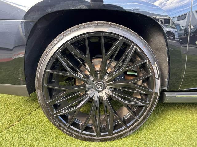 ＬＥＸＡＮＩ　２６インチ＆新品に近い状態のタイヤ