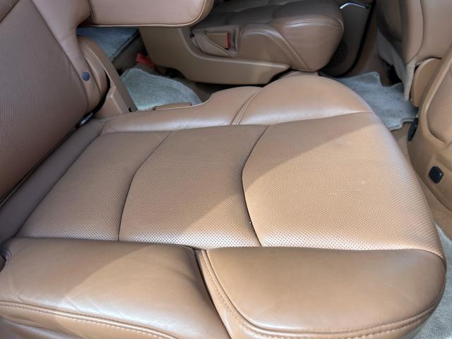 キャデラックエスカレード 　プラチナム　正規ディーラー車　アダクティブクルーズ　マグネティックライドコントロース　ナビ　地デジ　バック＆フロント＆全周囲カメラ　アップルカープレイ　ヘッドレスト＆フリップダウンモニター電動ステップ（18枚目）