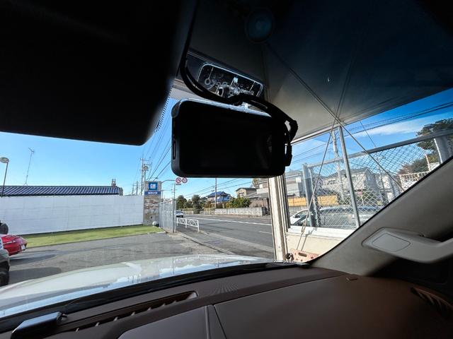 キャデラックエスカレード 　プラチナム　正規ディーラー車　アダクティブクルーズ　マグネティックライドコントロース　ナビ　地デジ　バック＆フロント＆全周囲カメラ　アップルカープレイ　ヘッドレスト＆フリップダウンモニター電動ステップ（37枚目）