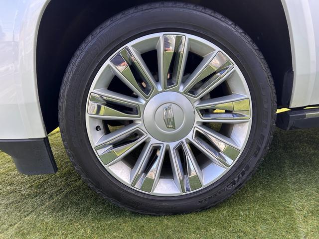 キャデラックエスカレード 　プラチナム　正規ディーラー車　アダクティブクルーズ　マグネティックライドコントロース　ナビ　地デジ　バック＆フロント＆全周囲カメラ　アップルカープレイ　ヘッドレスト＆フリップダウンモニター電動ステップ（38枚目）