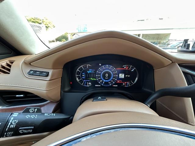 キャデラックエスカレード 　プラチナム　正規ディーラー車　アダクティブクルーズ　マグネティックライドコントロース　ナビ　地デジ　バック＆フロント＆全周囲カメラ　アップルカープレイ　ヘッドレスト＆フリップダウンモニター電動ステップ（49枚目）